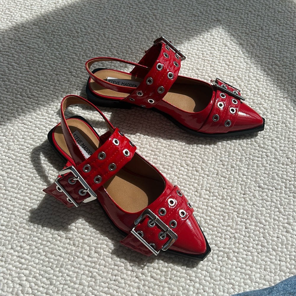 Steve Madden Graya Flat